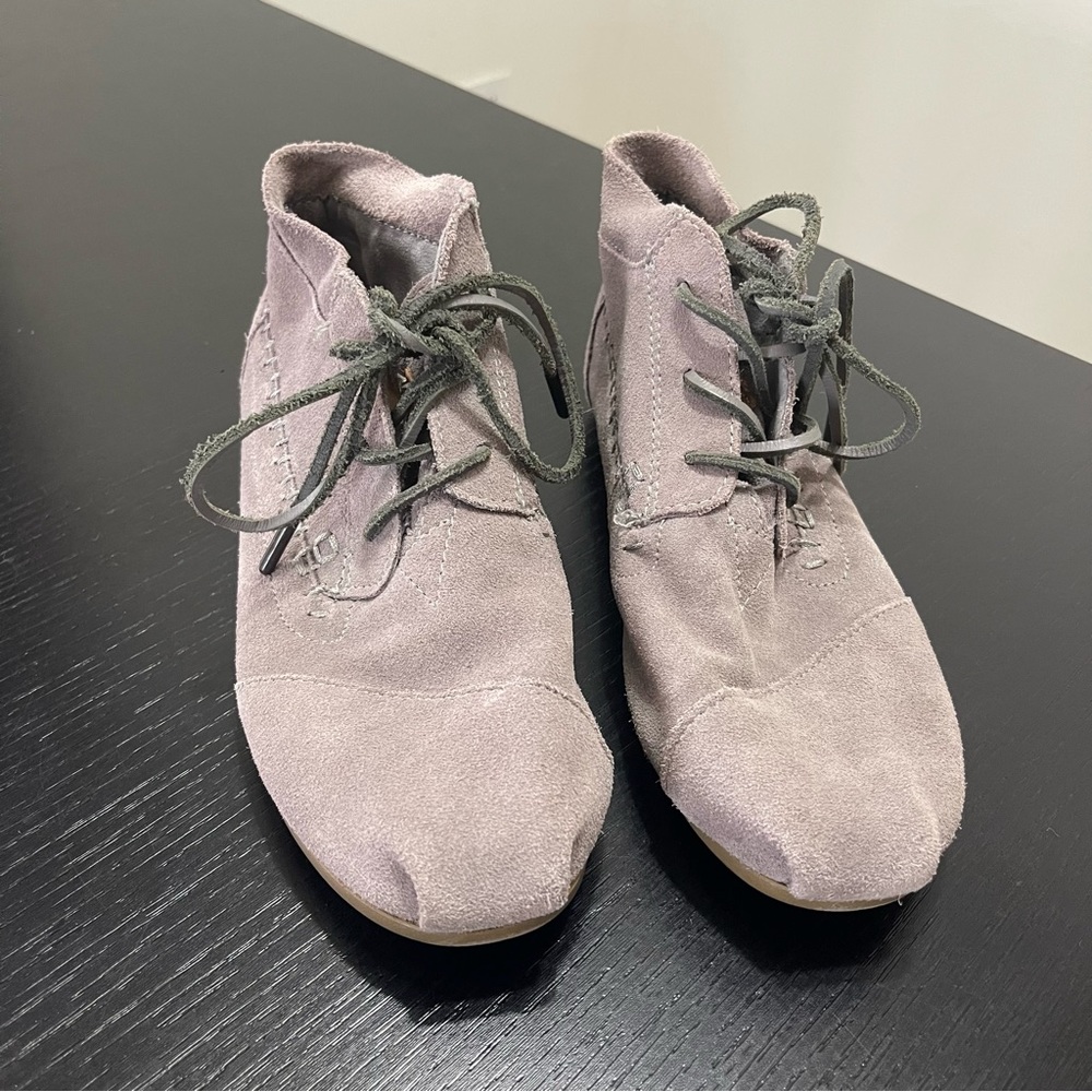 Toms Grey Suede Tribal Boots